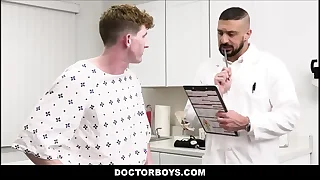 Virgin Straight Twink Triune With Two Cheerful Doctors - Max Lorde&comma; Jesse Zeppelin&comma; Marco Napoli